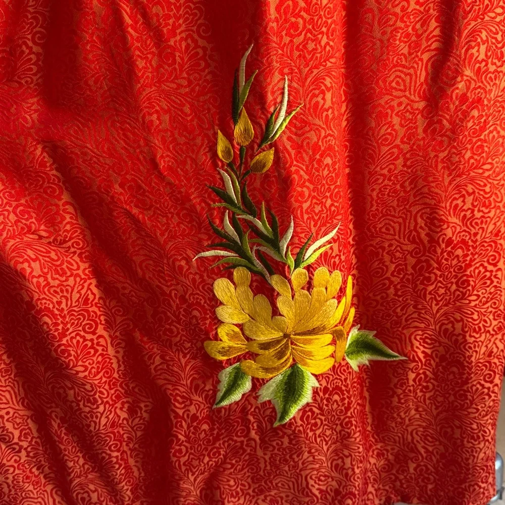 Vietnamese Ao Dai Set Embroidered Floral Details with Contrast Yellow Pants - Picture 5 of 8